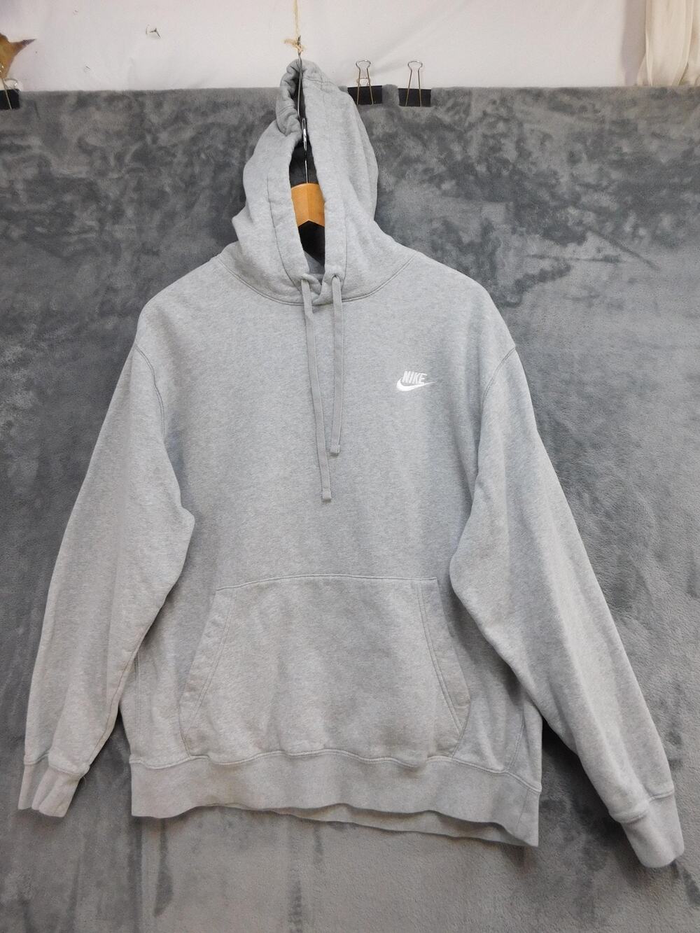 Nike Hoodie Mens XL Gray Pullover Hooded Pockets Fleece Logo BV2654-063